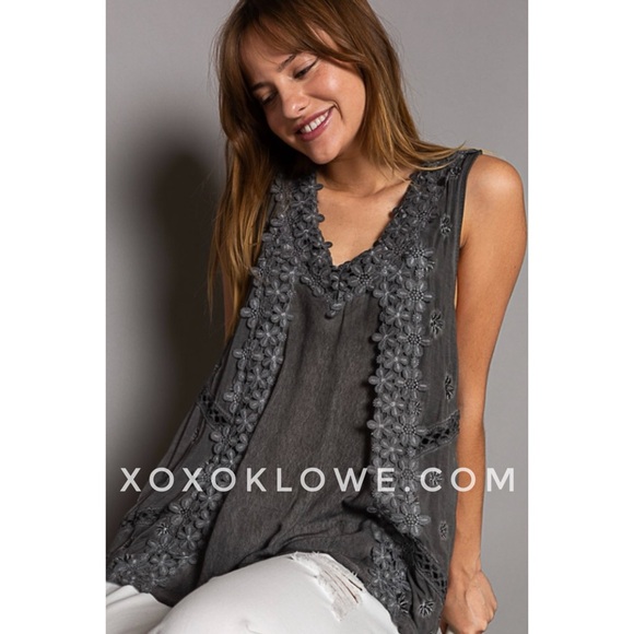 POL Washed Black 3D Flower V Neck Sleeveless Rayon Jersey Top - Picture 1 of 13